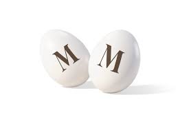 MAXTRIS CIOCOMANDORLA CIOCCOLATO BIANCO CON LETTERA IN ORO "M" GR. 200