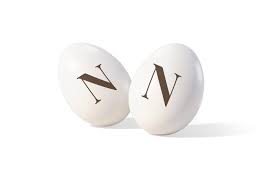 MAXTRIS CIOCOMANDORLA CIOCCOLATO BIANCO CON LETTERA IN ORO "N" GR. 200