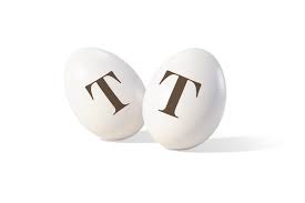 MAXTRIS CIOCOMANDORLA CIOCCOLATO BIANCO CON LETTERA IN ORO "T" GR. 200