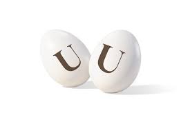 MAXTRIS CIOCOMANDORLA CIOCCOLATO BIANCO CON LETTERA IN ORO "U" GR. 200