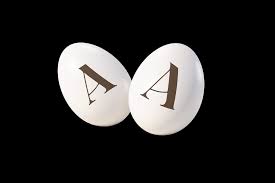 MAXTRIS CIOCOMANDORLA CIOCCOLATO BIANCO CON LETTERA IN ORO "A" GR. 200